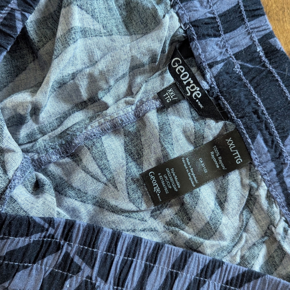 4/$10 ✨ George Blue and Black Patterned Wide Legs Capri Pants - Picture 5 of 7